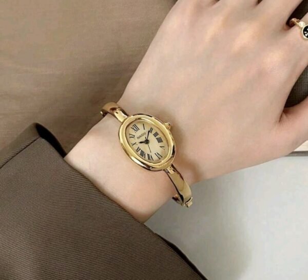 ساعة ستاتي